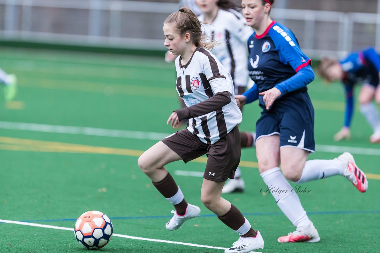 Bild 378 - wBJ VfL Pinneberg - St. Pauli : Ergebnis: 7:0 (Abbruch)